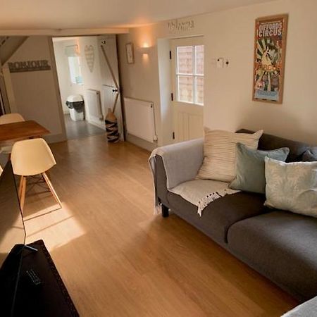 The Studio Villa Ashton Keynes Exteriör bild